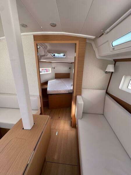 38ft Jeanneau Yacht For Sale