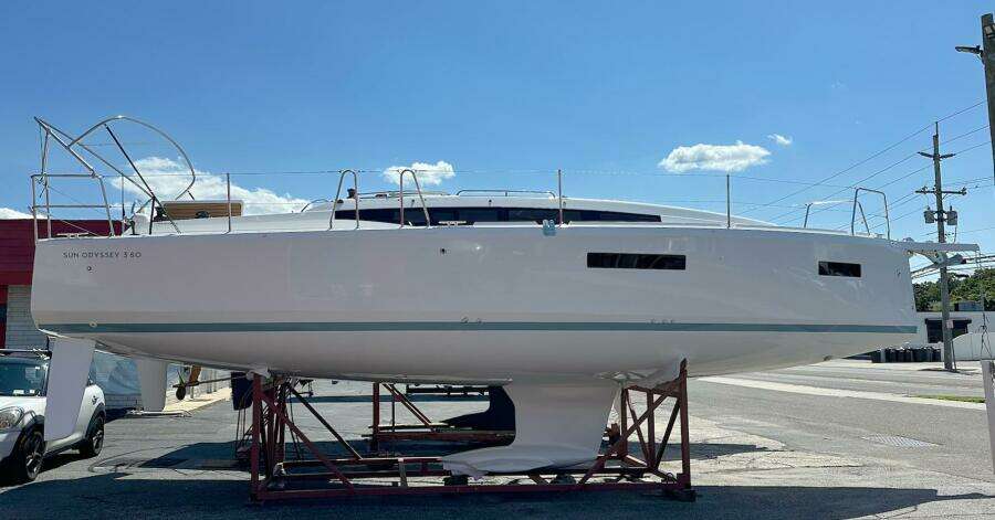 38ft Jeanneau Yacht For Sale