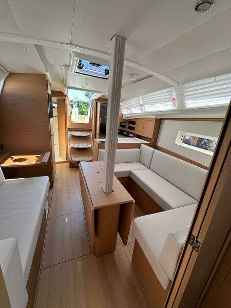 38ft Jeanneau Yacht For Sale