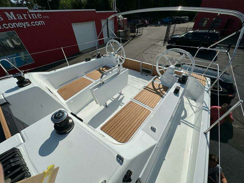 38ft Jeanneau Yacht For Sale