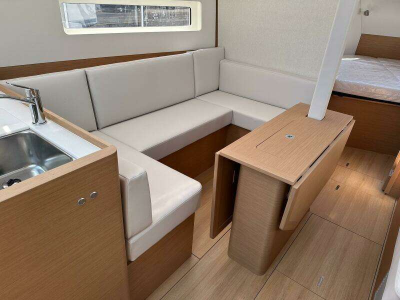 38ft Jeanneau Yacht For Sale