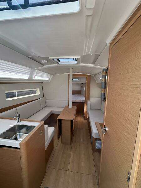 38ft Jeanneau Yacht For Sale