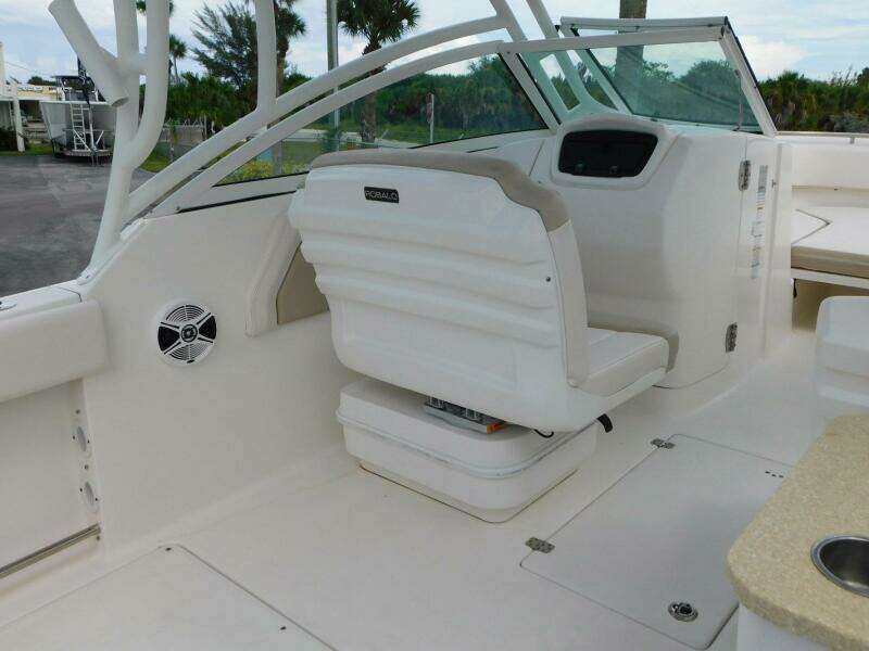 24ft Robalo Yacht For Sale