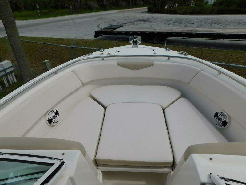 24ft Robalo Yacht For Sale