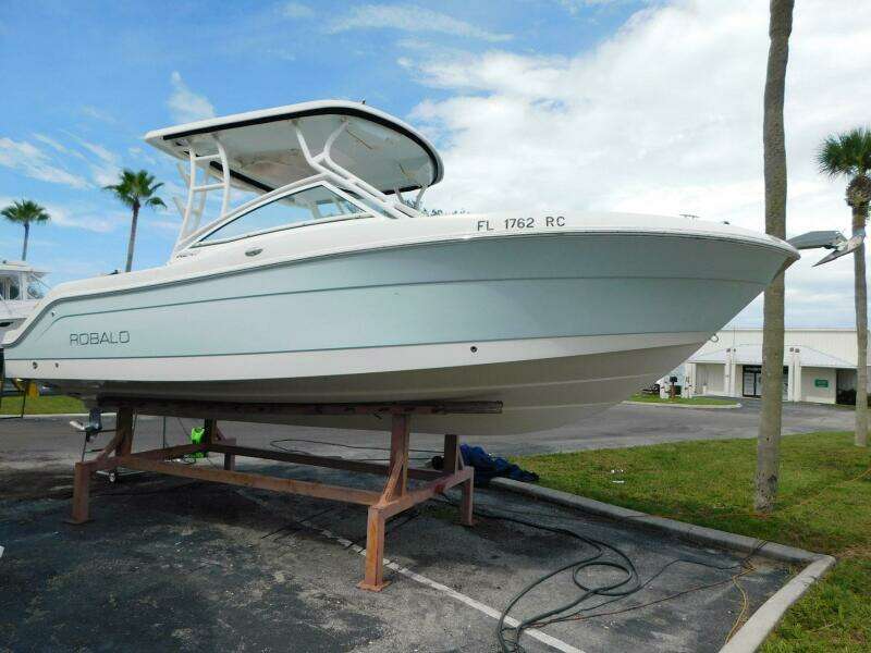 24ft Robalo Yacht For Sale