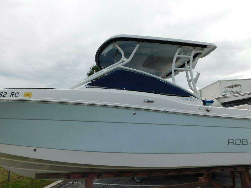 24ft Robalo Yacht For Sale