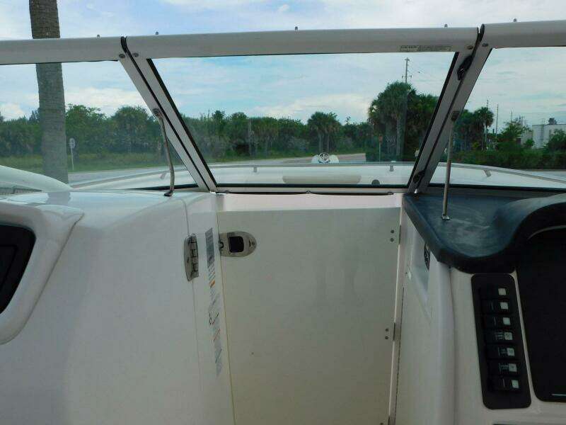 24ft Robalo Yacht For Sale