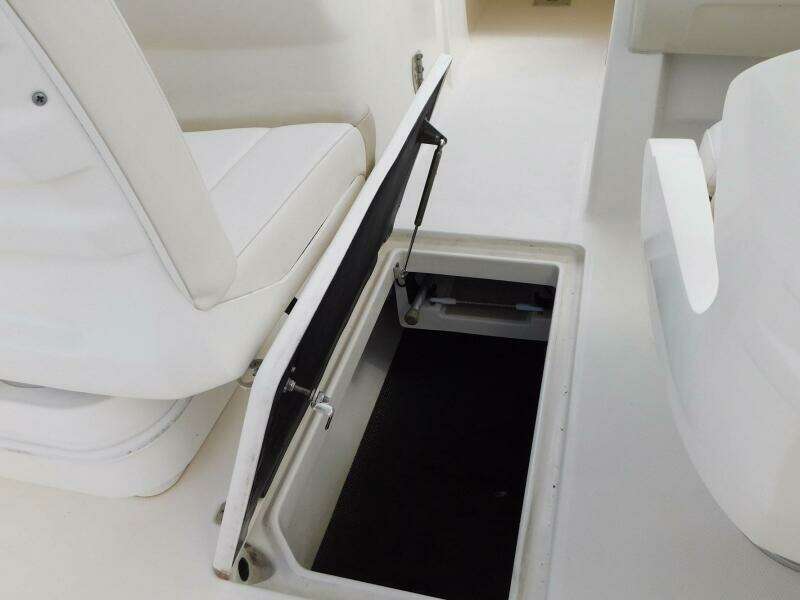24ft Robalo Yacht For Sale