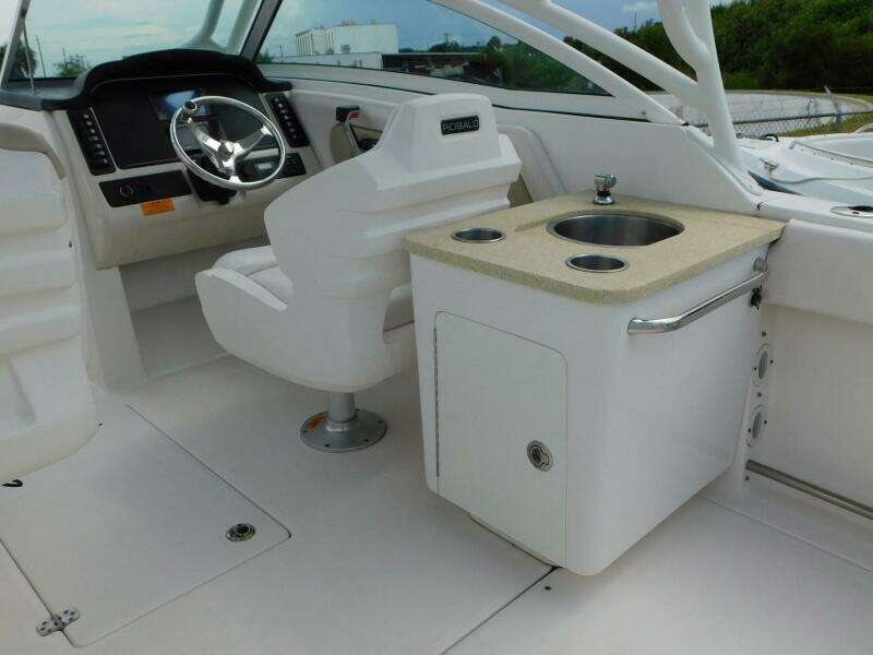 24ft Robalo Yacht For Sale
