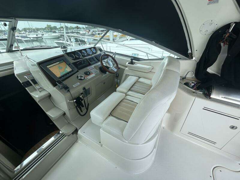 37ft Sea Ray Yacht For Sale