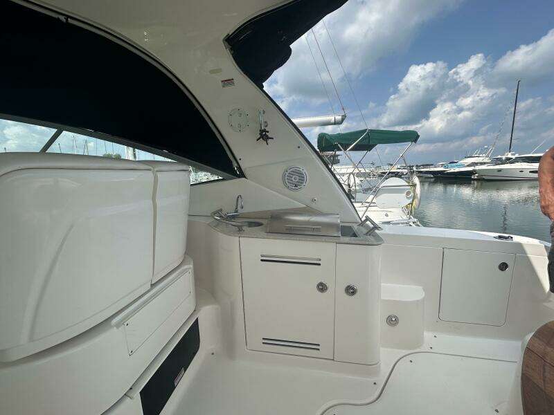 37ft Sea Ray Yacht For Sale