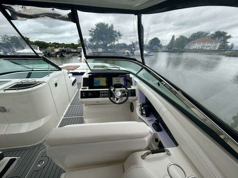 35ft Sea Ray Yacht For Sale