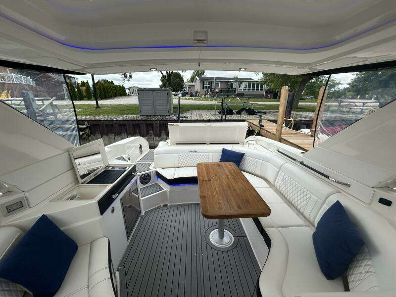35ft Sea Ray Yacht For Sale