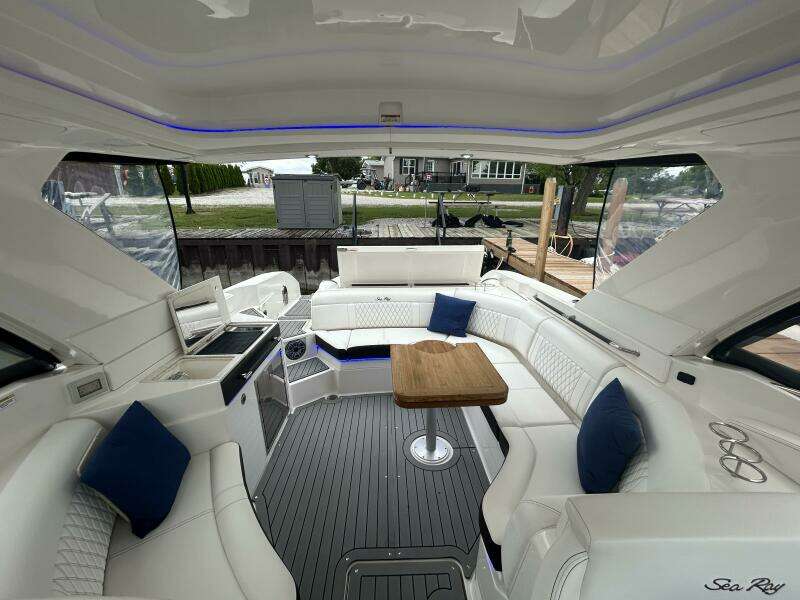 35ft Sea Ray Yacht For Sale