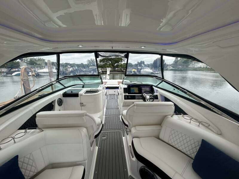 35ft Sea Ray Yacht For Sale
