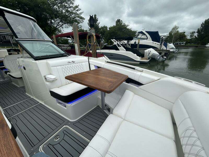 35ft Sea Ray Yacht For Sale