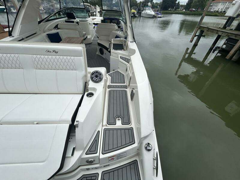 35ft Sea Ray Yacht For Sale
