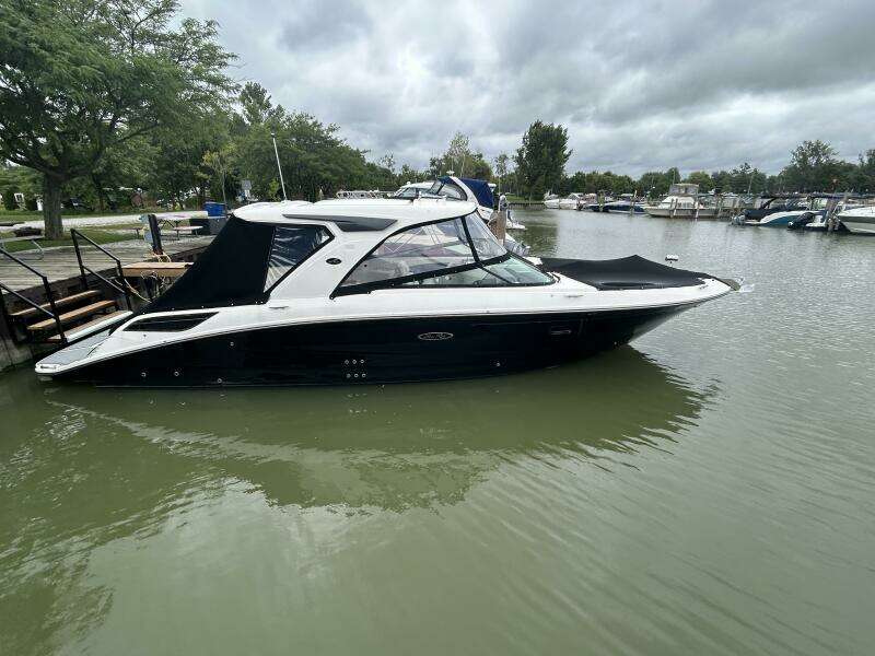 35ft Sea Ray Yacht For Sale