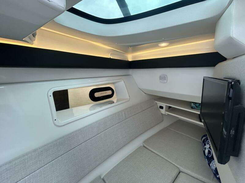 35ft Sea Ray Yacht For Sale