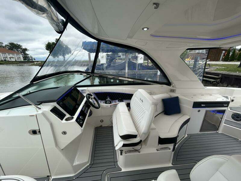 35ft Sea Ray Yacht For Sale