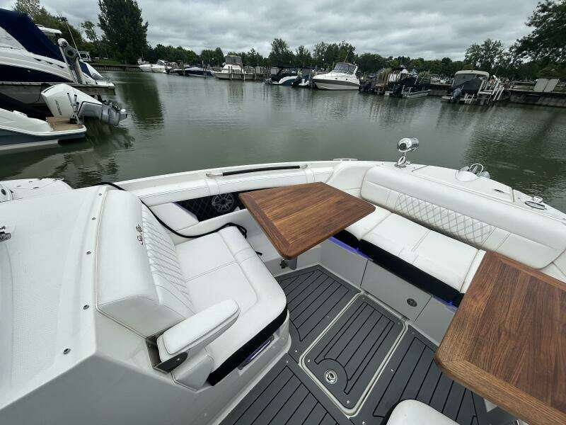 35ft Sea Ray Yacht For Sale