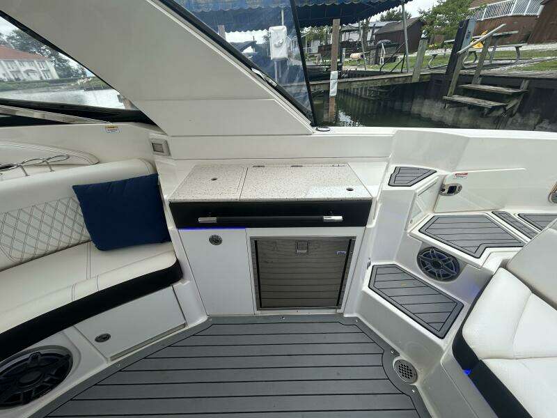 35ft Sea Ray Yacht For Sale
