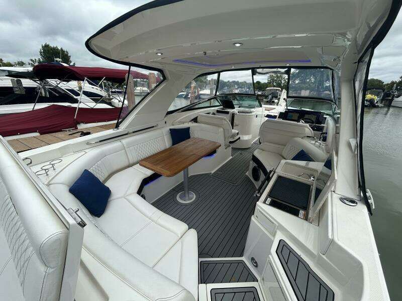 35ft Sea Ray Yacht For Sale