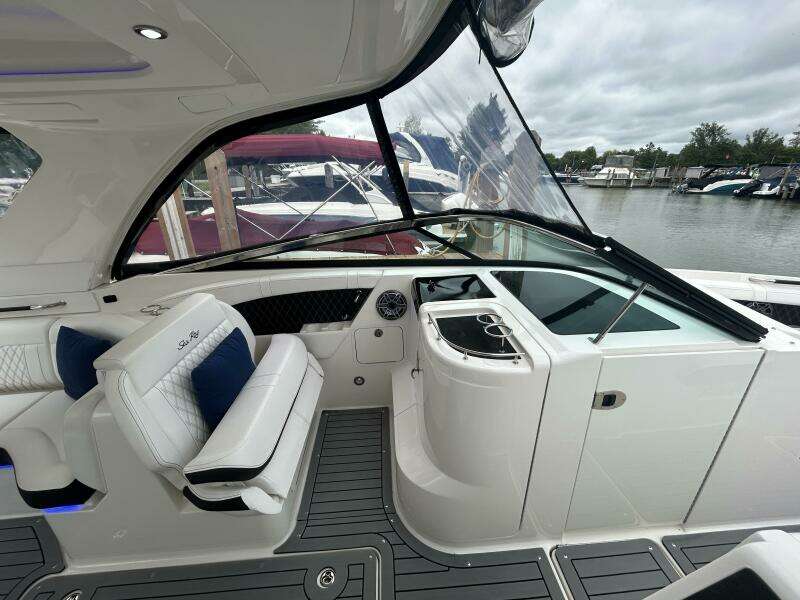 35ft Sea Ray Yacht For Sale