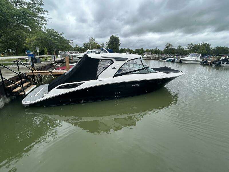 35ft Sea Ray Yacht For Sale