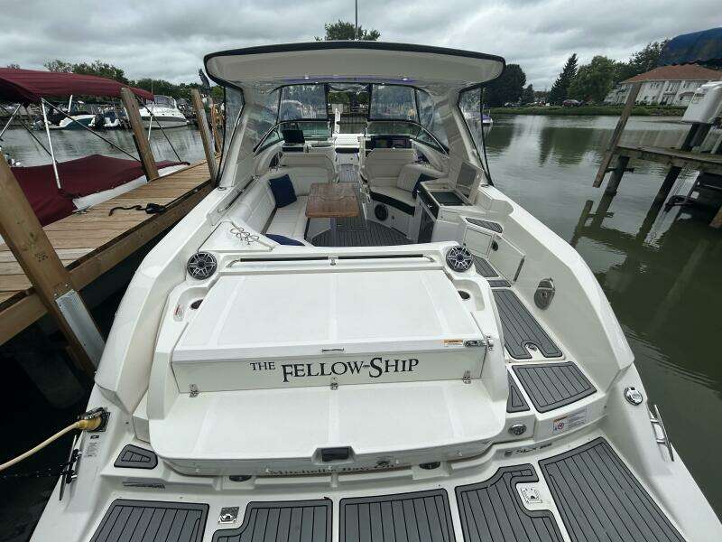 35ft Sea Ray Yacht For Sale