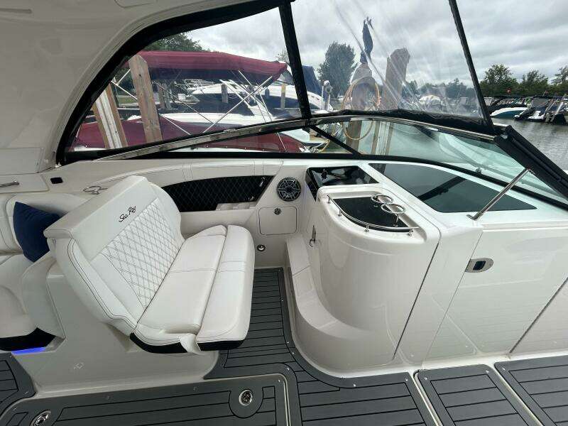 35ft Sea Ray Yacht For Sale