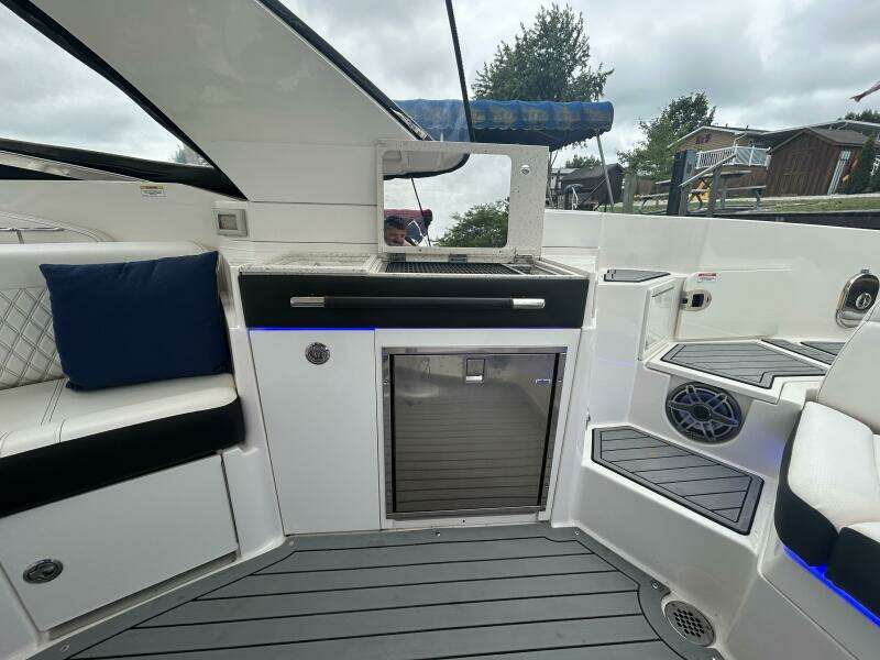 35ft Sea Ray Yacht For Sale