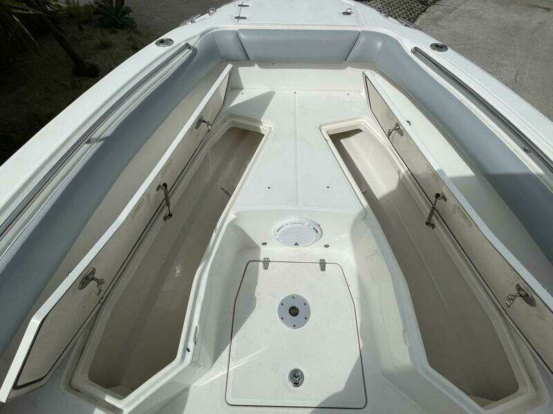 28ft Boston Whaler Yacht For Sale