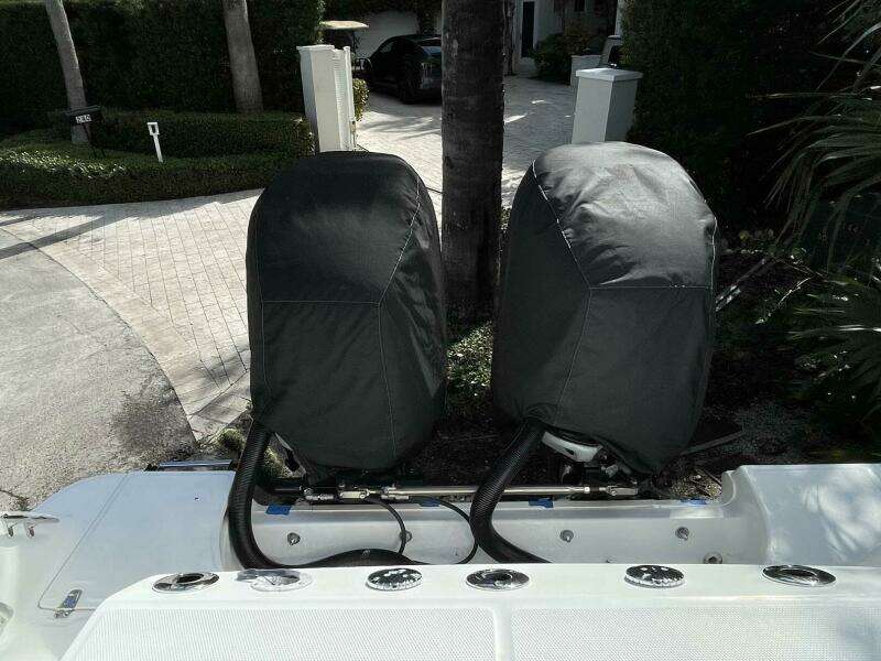 28ft Boston Whaler Yacht For Sale