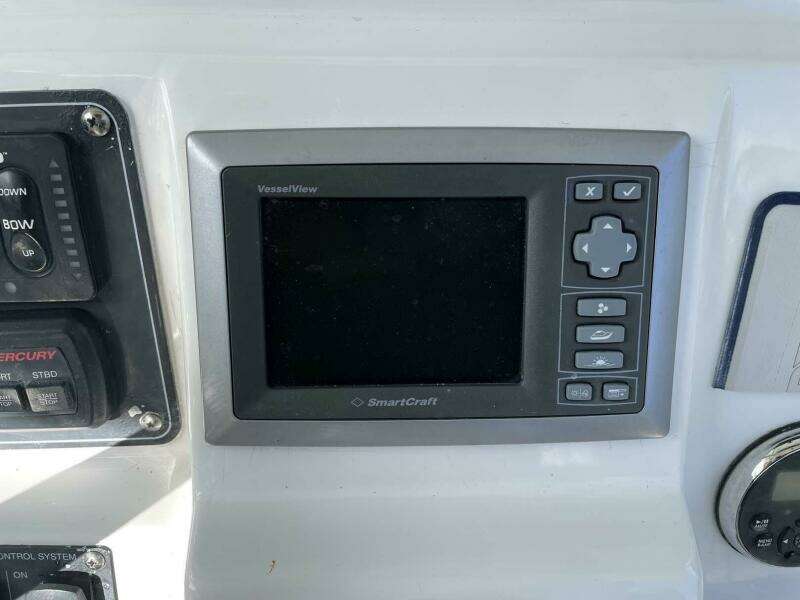 28ft Boston Whaler Yacht For Sale