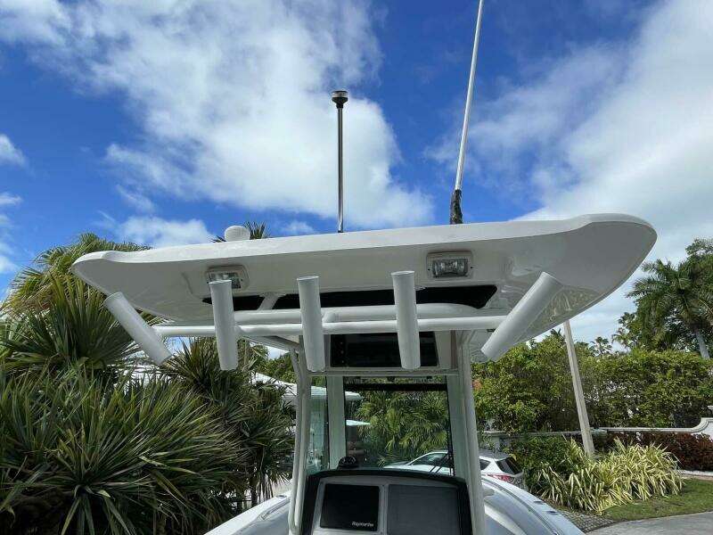 28ft Boston Whaler Yacht For Sale