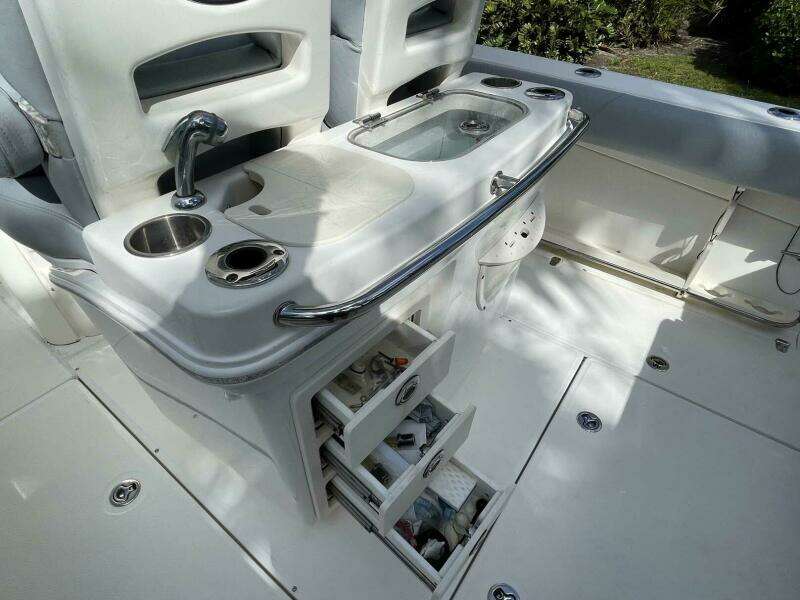 28ft Boston Whaler Yacht For Sale