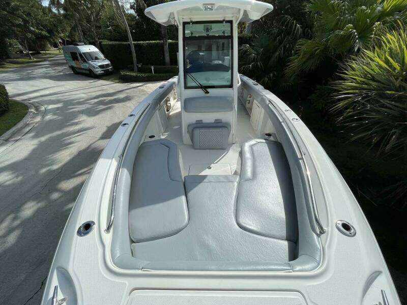 28ft Boston Whaler Yacht For Sale