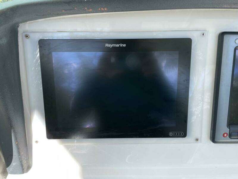 28ft Boston Whaler Yacht For Sale
