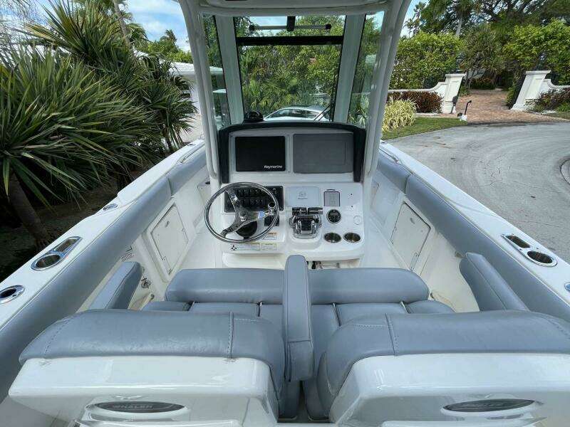 28ft Boston Whaler Yacht For Sale