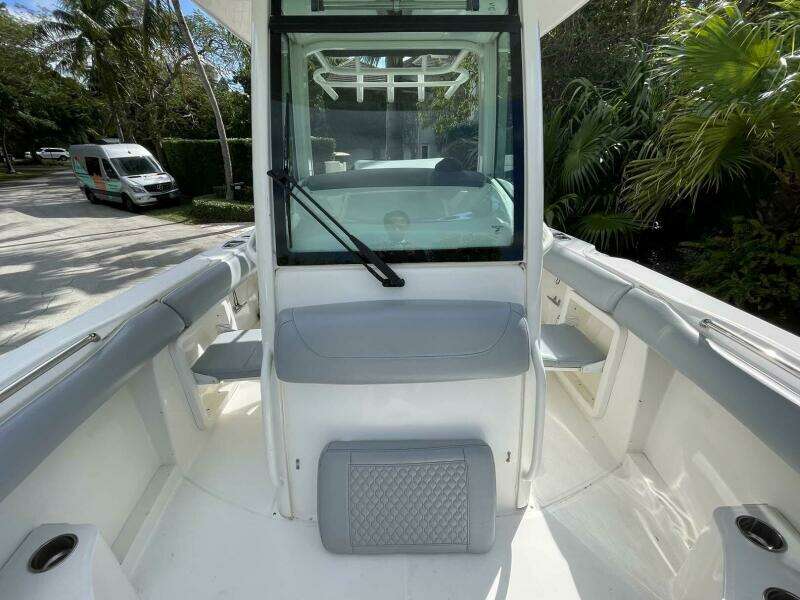 28ft Boston Whaler Yacht For Sale