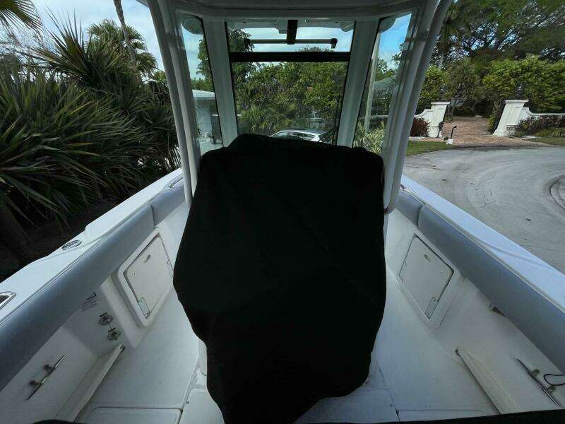 28ft Boston Whaler Yacht For Sale