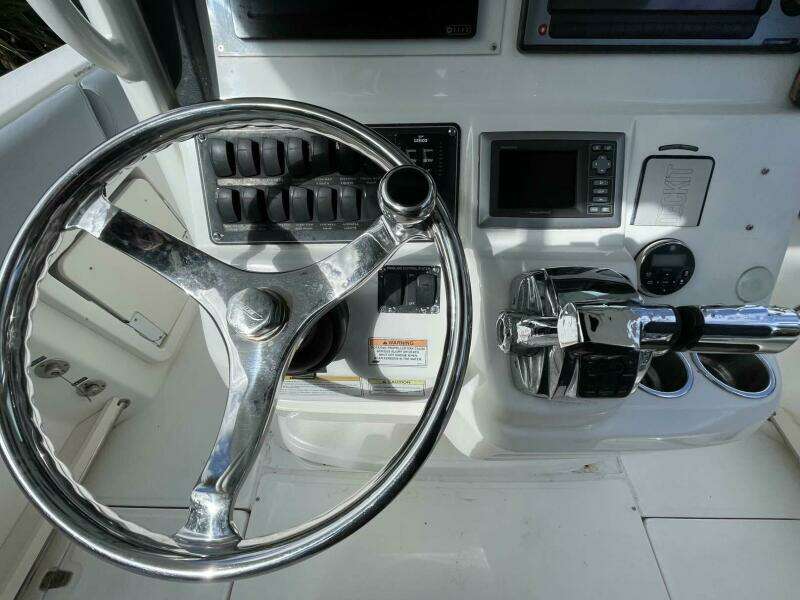 28ft Boston Whaler Yacht For Sale