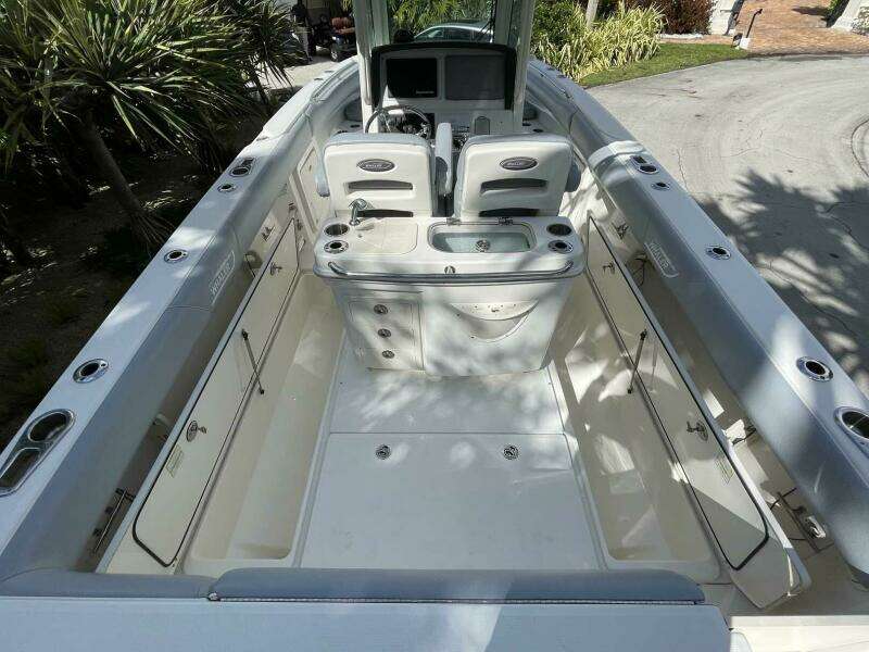 28ft Boston Whaler Yacht For Sale