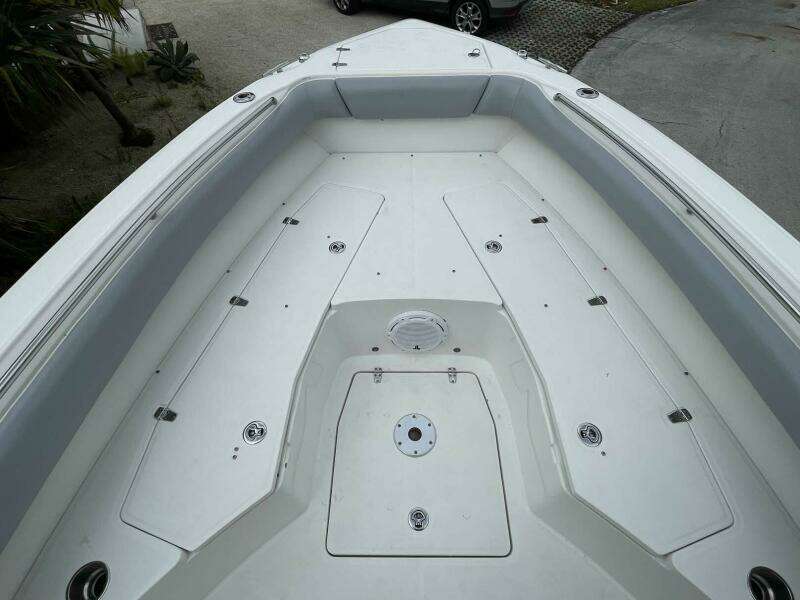 28ft Boston Whaler Yacht For Sale