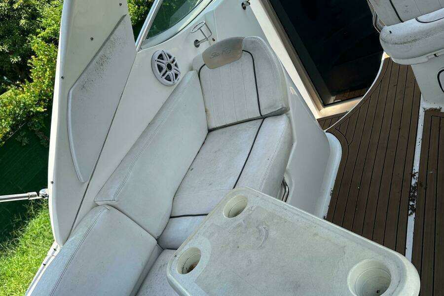 28ft Sea Ray Yacht For Sale