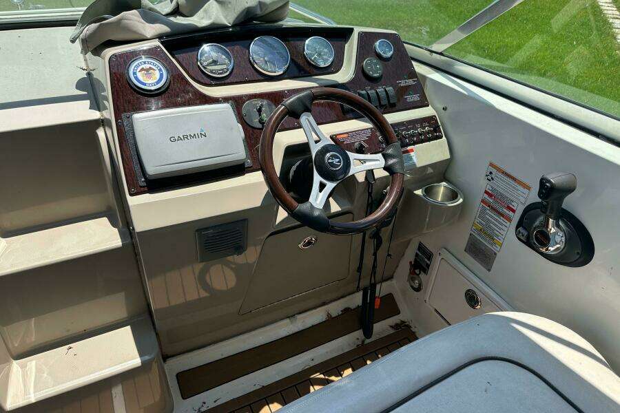 28ft Sea Ray Yacht For Sale