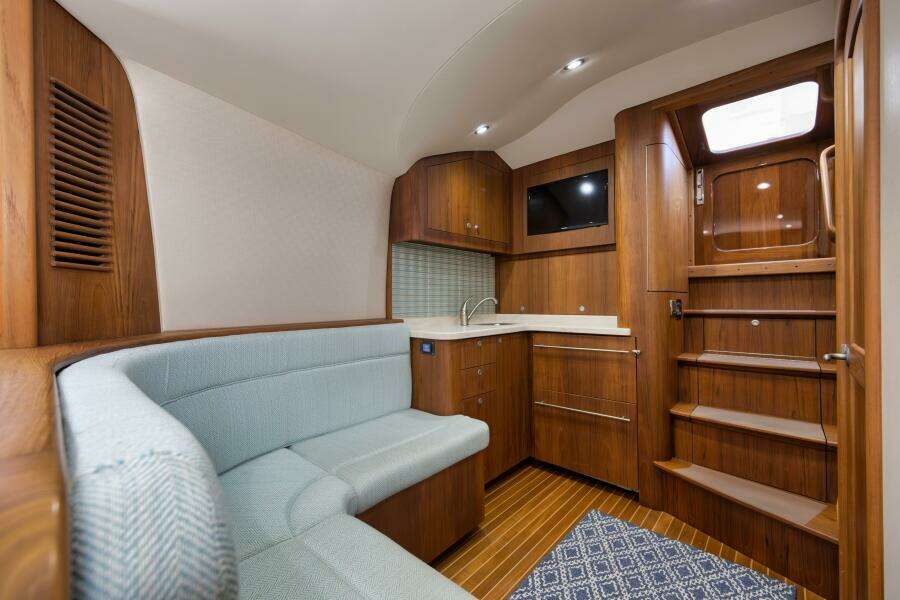 KARMA 46ft Winter Custom Yachts Yacht For Sale