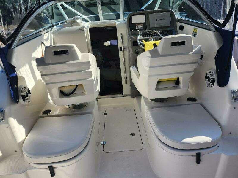 24ft Robalo Yacht For Sale