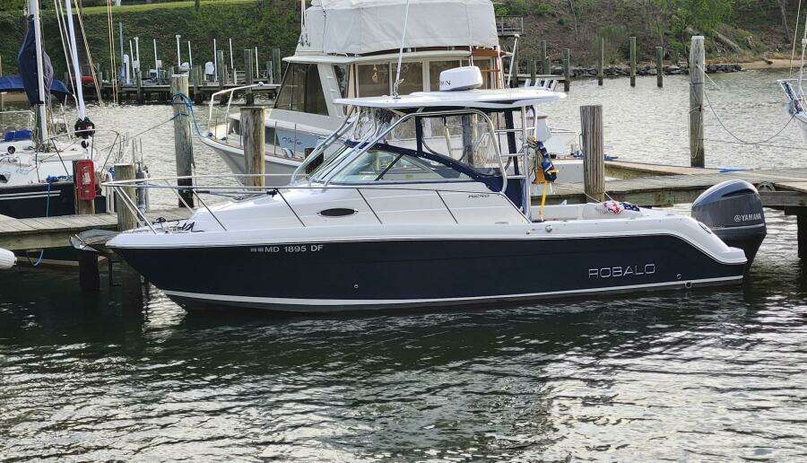 24ft Robalo Yacht For Sale